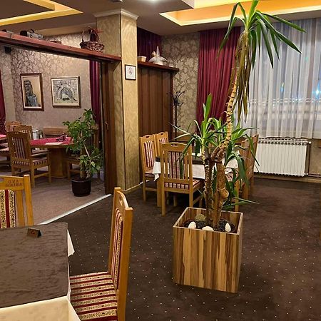 Hotel Dva Goluba Pale Ngoại thất bức ảnh