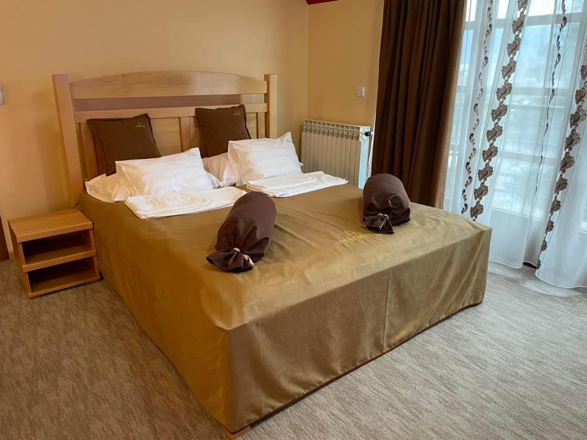 Hotel Dva Goluba Pale Ngoại thất bức ảnh