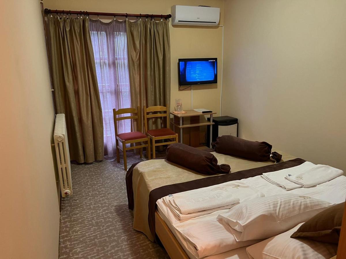 Hotel Dva Goluba Pale Ngoại thất bức ảnh