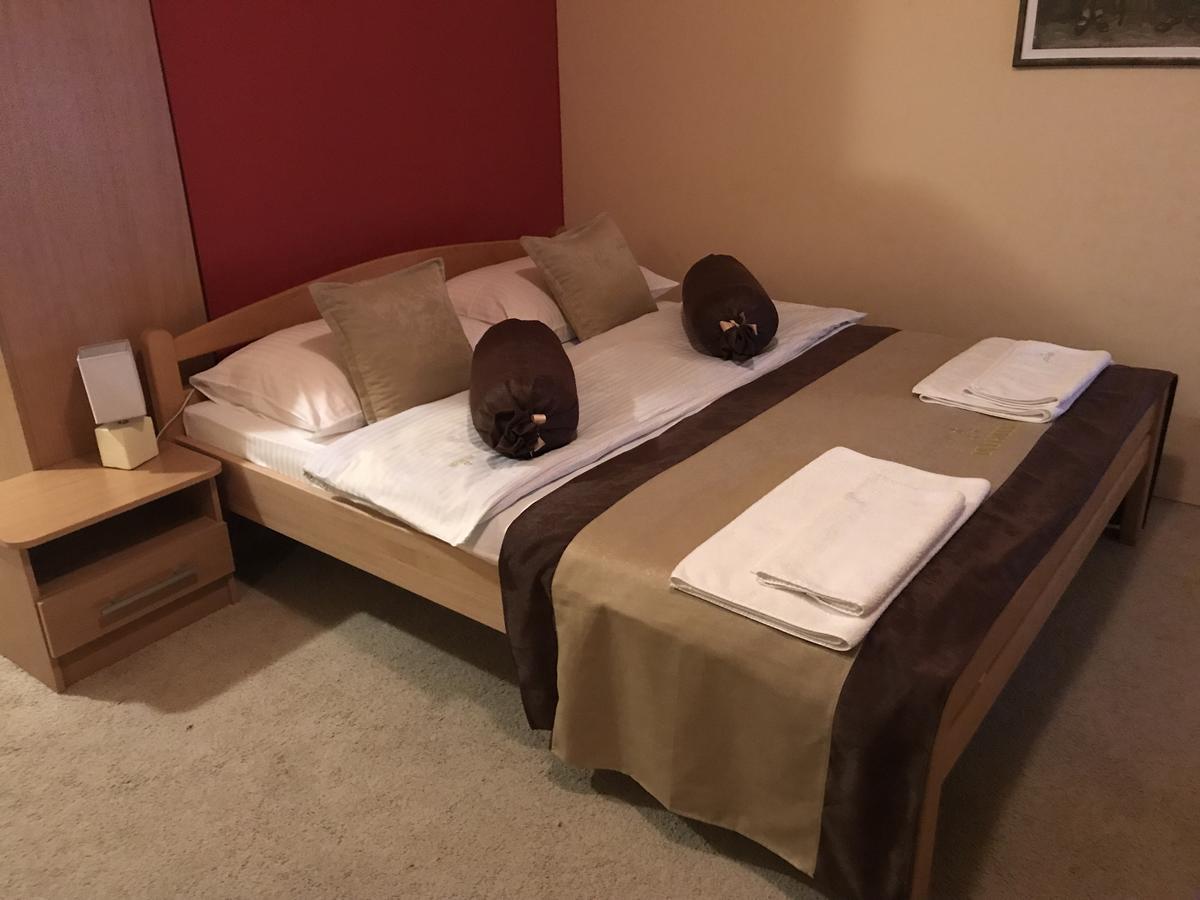 Hotel Dva Goluba Pale Ngoại thất bức ảnh