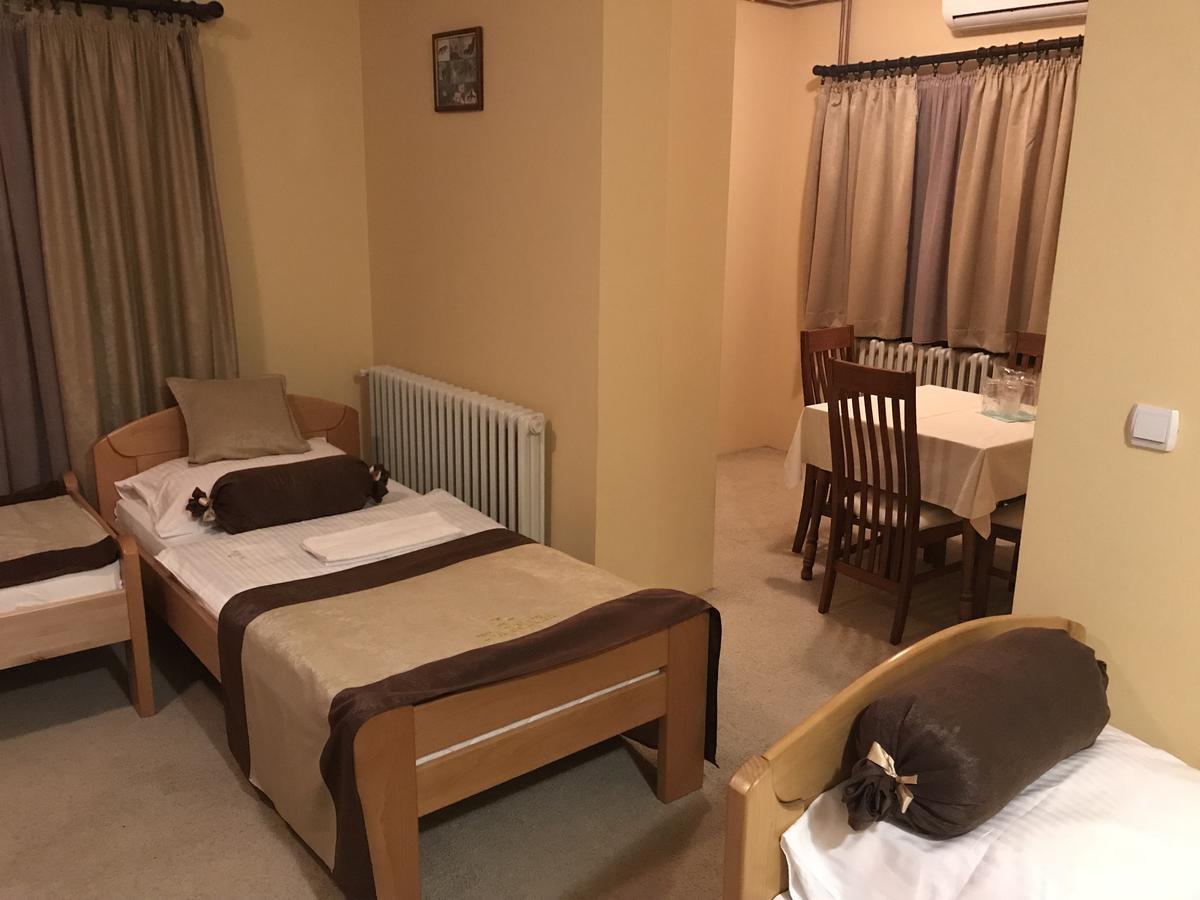Hotel Dva Goluba Pale Ngoại thất bức ảnh