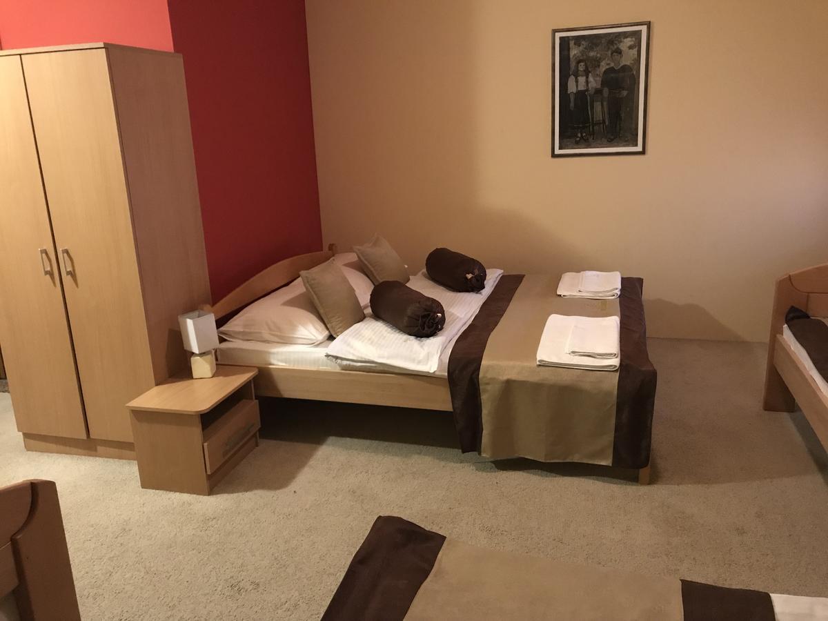 Hotel Dva Goluba Pale Ngoại thất bức ảnh