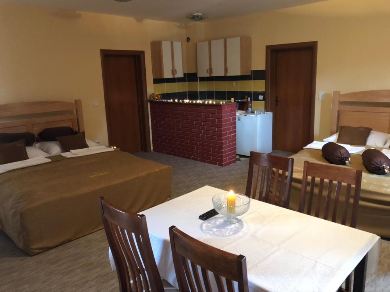 Hotel Dva Goluba Pale Ngoại thất bức ảnh