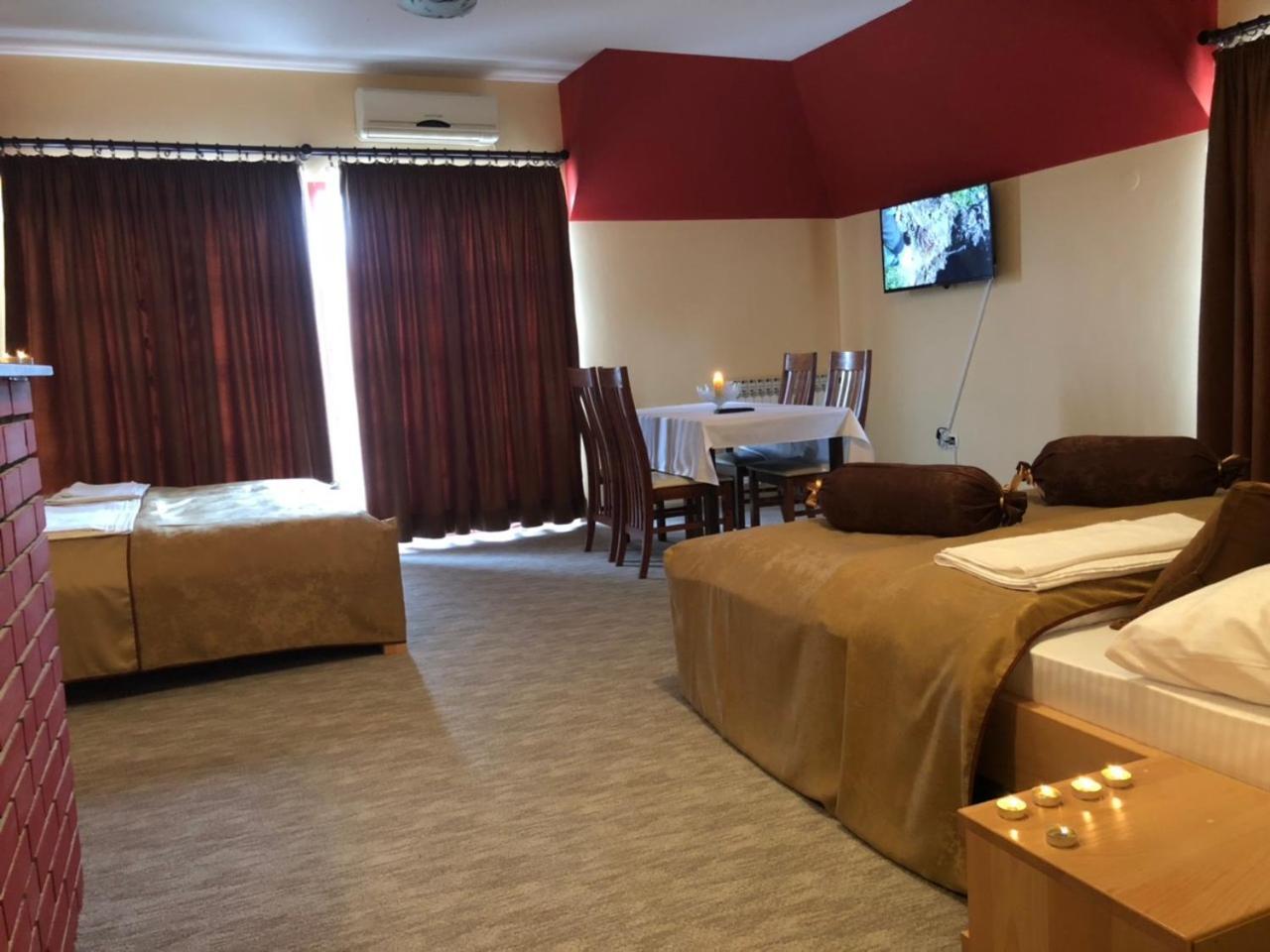 Hotel Dva Goluba Pale Ngoại thất bức ảnh